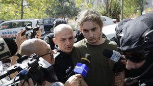 Procesul Vlad Pascu: Părinții victimelor au venit în sala de judecată cu fotografii ale copiilor lor