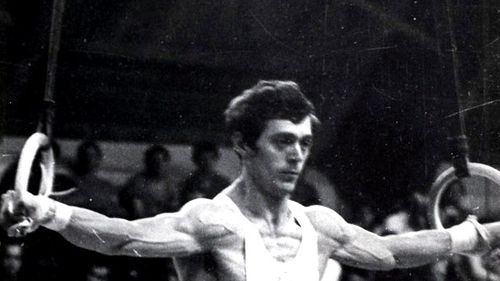 Marele campion la gimnastică, Dan Grecu, a murit la 74 de ani. Poreclit „stăpânul inelelor”, a fost primul medaliat cu aur român la un campionat mondial la acest aparat