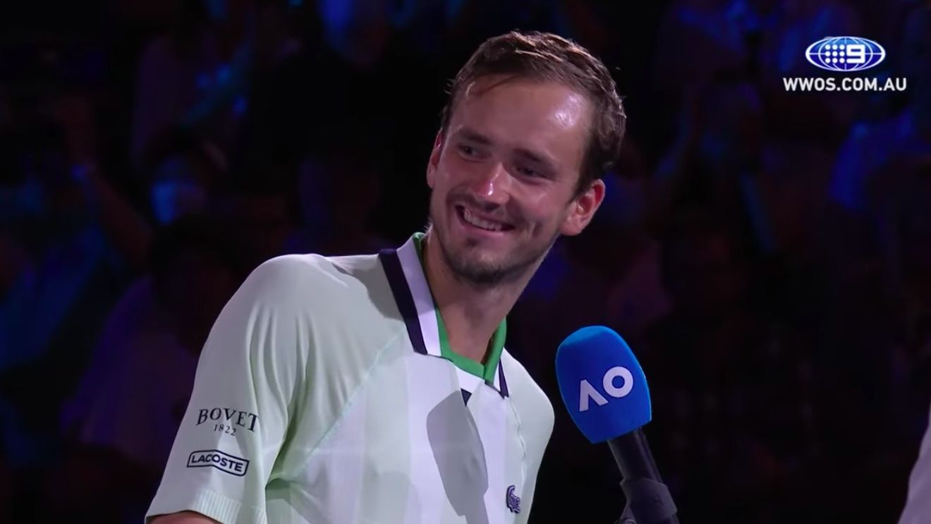VIDEO Ești un campion extraordinar, i-a spus Medvedev lui Nadal, după finala de la Australian Open