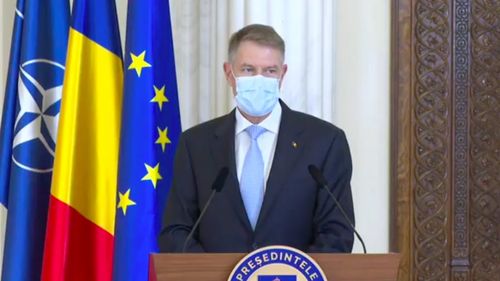 Iohannis: Salut faptul că foarte mulți români doresc să se vaccineze. În vară e posibil să nu întoarcem la o viață normală dacă vom vaccina 60 - 70% din populație și până atunci respectăm toate restricțiile