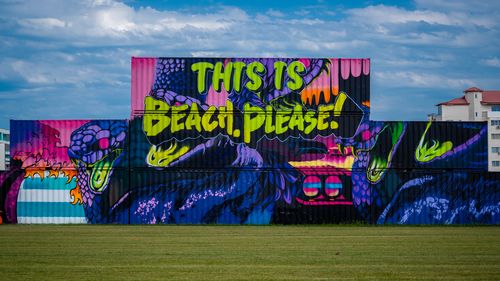 Infrastructură de proporții la ”Beach, Please!”: 120 de autobuze care circulă non-stop, trenuri suplimentate, drum special asfaltat în mai puțin de o săptămână