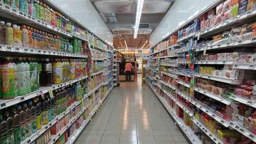 EXCLUSIV Ministrul Agriculturii, Florin Barbu (PSD), a dus la Bruxelles o solicitare AUR: ”Marca proprie să nu depășească 20% din volumul magazinelor de retail din UE” / Reacția producătorilor: ”Marca proprie este o oportunitate reală de a pătrunde pe un raft extrem de competitiv”