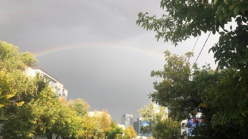 Prognoza meteo: Vremea se răcoreşte spre sfârşitul săptămânii în toată ţara. Vor fi intervale cu instabilitate atmosferică accentuată