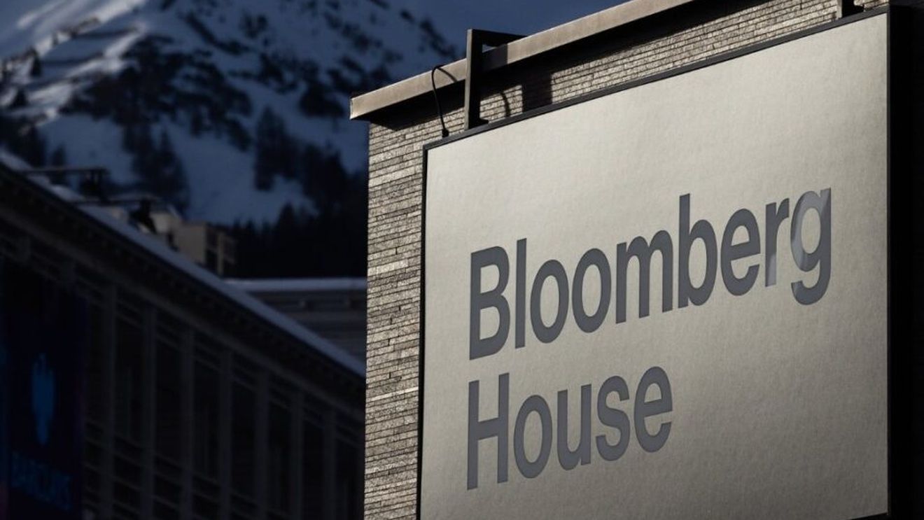 Bloomberg are un început dificil cu integrarea AI în produsele sale jurnalistice