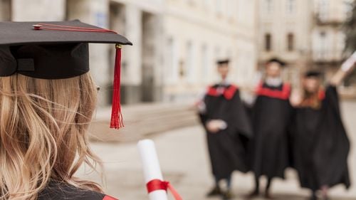 Generația 2008-2020: elevii care în 12 ani de școală au avut 18 miniștri ai Educației. Peste 74.000 de copii care au intrat în clasa I în 2008 nu au mai ajuns la Bacalaureat