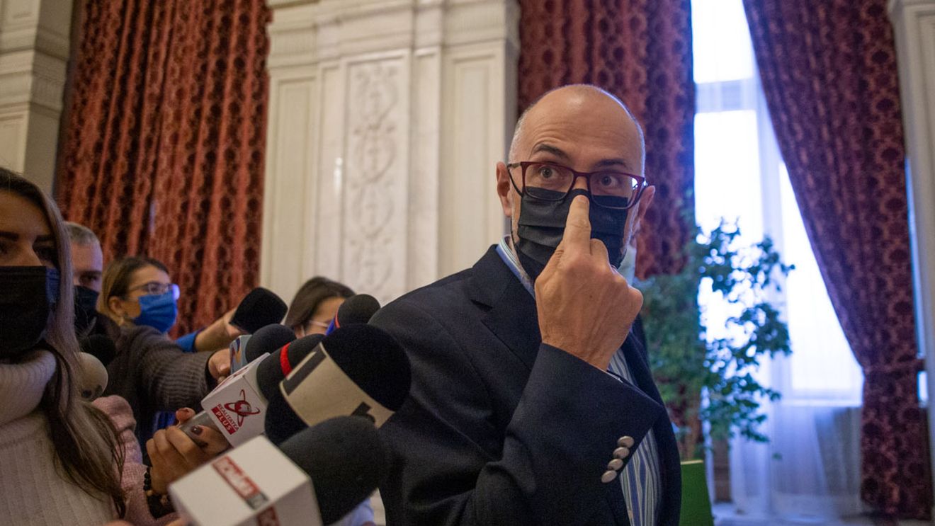 Kelemen Hunor: Nu e posibil să stăm cu pantalonii dați jos până la genunchi și să așteptăm poștașul / UDMR nu renunță la Ministerul Dezvoltării - este o afirmație destul de corectă