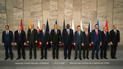 Șeful Pentagonului, discuții cu miniștrii Apărării din formatul București 9: Reafirmăm sprijinul SUA față de unitatea NATO și condamnăm anexarea ilegală a teritoriului ucrainean de către Rusia