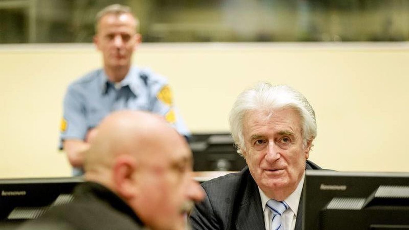 Verdictul în cazul lui Radovan Karadzic va fi pronunţat miercuri la Haga / Fostul lider sârb a fost condamnat în primă instanță la 40 de ani de închisoare genocid, crime împotriva umanităţii şi crime de război