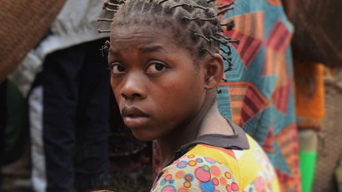 Boală misterioasă în RD Congo: Peste 50 de oameni au murit la câteva ore după ce s-au simţit rău / Epidemia a început după ce trei copii au mâncat un liliac