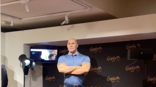Un muzeu din Paris spune că a reparat statuia de ceară a lui Dwayne "The Rock" Johnson, care avea nuanța pielii prea deschisă