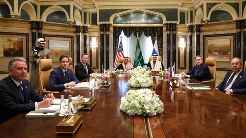 Discuțiile SUA - Rusia din Arabia Saudită s-au încheiat / Zelenski: „Negocierile nu ar trebui să aibă loc pe la spatele nostru” / Moscova califică discuțiile drept “constructive” / Rubio a convenit cu oficialii ruși să stabilească un „mecanism de consultare pentru a aborda (factorii) iritanți ai relației SUA-Rusia” / Planul de pace ar include organizarea de alegeri în Ucraina