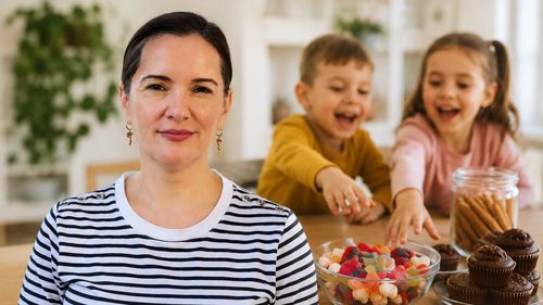 De ce ajung copiii să ceară tot mai des biscuiți și ciocolată. Tania Fântână (nutriționist): „Dependența de dulce este ceva ce se construiește și crește treptat”