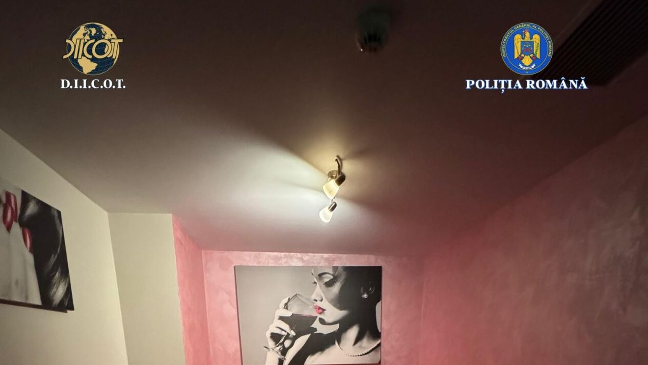 FOTO Percheziții DIICOT la clubul The Buddhist din Capitală / Patronul clubului este suspectat de trafic de persoane și spălare de bani / Ar fi obținut alături de complicii săi peste 19 milioane de lei din exploatarea sexuală a unor tinere