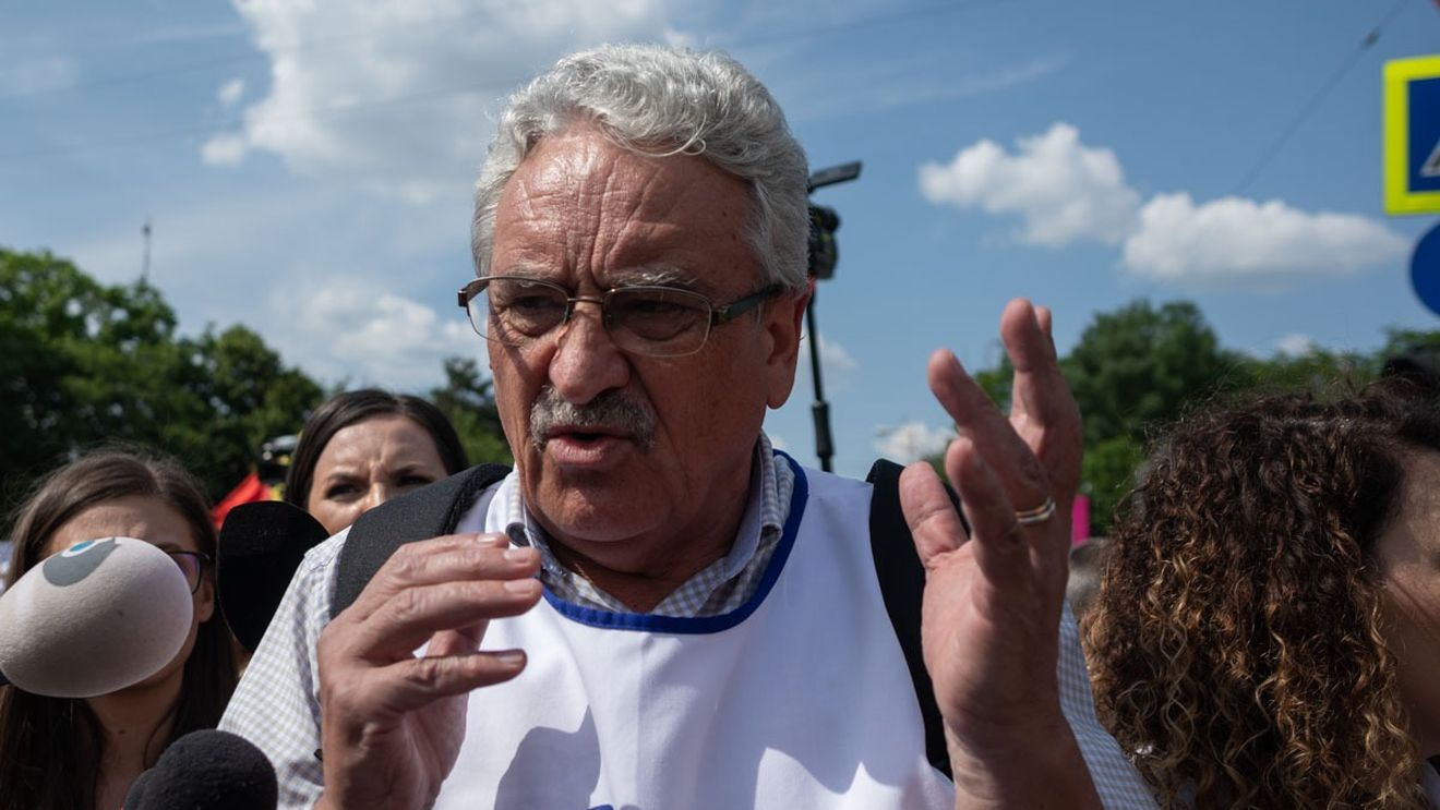 Lider sindical: Avem datoria să continuăm protestele, până când măsurile de austeritate vor fi abrogate, altfel se vor lua şi alte măsuri împotriva cadrelor didactice
