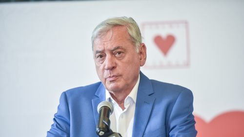 Medicul Paul Porr, finul lui Klaus Iohannis, a fost reales preşedinte al FDGR / Conduce formaţiunea din 2013, când Iohannis s-a retras din funcţie pentru a deveni membru al PNL