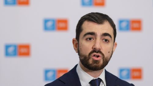 Claudiu Năsui (USR): Acceptăm voturile de la AUR. Vrem semnăturile de la PNL, ca să fim siguri că trece această moţiune