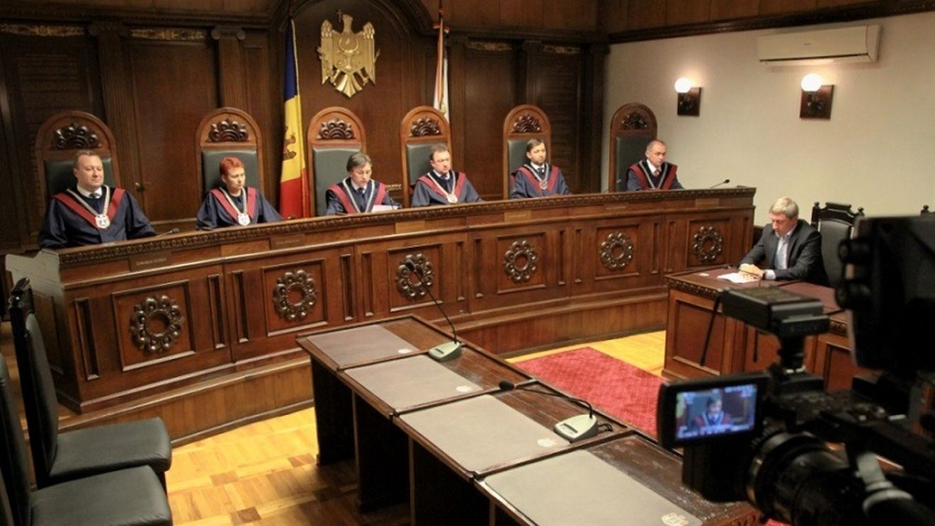 Curtea Constituțională a Republicii Moldova a declarat neconstituțională legea cu măsurile de susținere economică în perioada stării de urgență, pentru care Guvernul de la Chișinău și-a asumat răspunderea