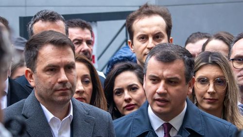 USR, PMP şi Forţa Dreptei au depus la Biroul Electoral Central protocolul Alianţei Dreapta Unită / Partidele acuză abuzul PSD şi PNL privind participarea reprezentanţilor Opoziţiei în BEC