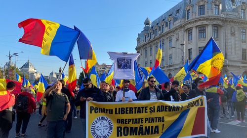 Comitetul de Vaccinare, anunț în timpul protestului cu 15.000 de persoane: ”Un român a murit de COVID-19 la fiecare 8 minute în ultimele 24 de ore, 92% erau nevaccinați”