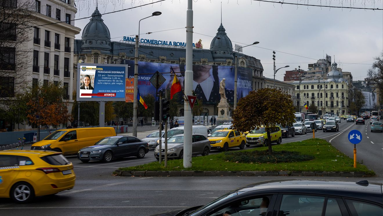 FOTO | Alerte de informare publică, similare RO-ALERT, rulează și pe ecrane stradale din jumătate din țară | Parteneriat MAI–IGSU–Phoenix Media, cu mesaje despre dispariții, furtuni și incidente majore. Informațiile apar în mai puțin de un minut de la emiterea lor