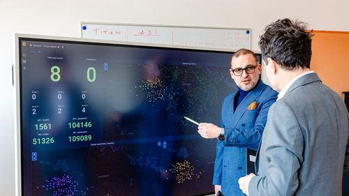 Directorul companiei Termoenergetica, controlată de Primăria București, are salariu lunar de 30.000 lei brut, ajutor de înmormântare pentru el și părinți, ajutor de naștere a unui copil, plus despăgubiri dacă e concediat