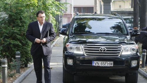 Iohannis a atacat la CCR o lege care transfera Palatul administrativ din Focșani din proprietatea statului în administrarea Consiliului Județean Vrancea, condus de Oprișan / Ce alți baroni PSD au mai primit astfel de transferuri când erau șefi de CJ