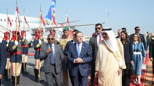 Isaac Herzog, primul președinte israelian care vizitează statul Bahrain / El a subliniat „Acordul Abraham” negociat în 2020 în secret între liderii Emiratelor Arabe, SUA și Israel