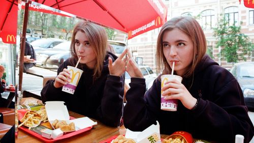 McDonald’s a majorat preţul cheeseburgerilor în Marea Britanie pentru prima dată în 14 ani