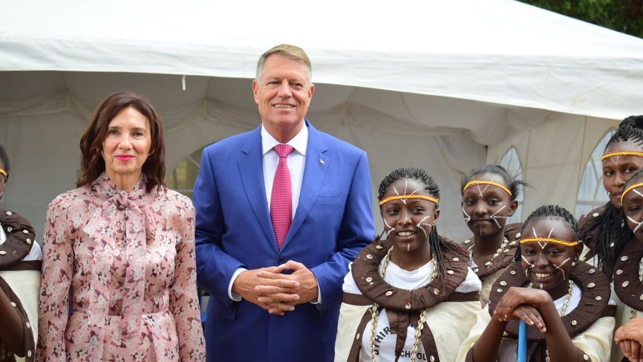Simion: Bănuim că preşedintele Klaus Iohannis a plecat într-o misiune specială în Africa pentru a aduce forţă de muncă / AUR anunță că e în căutarea unor soluții pentru creșterea demografică din România