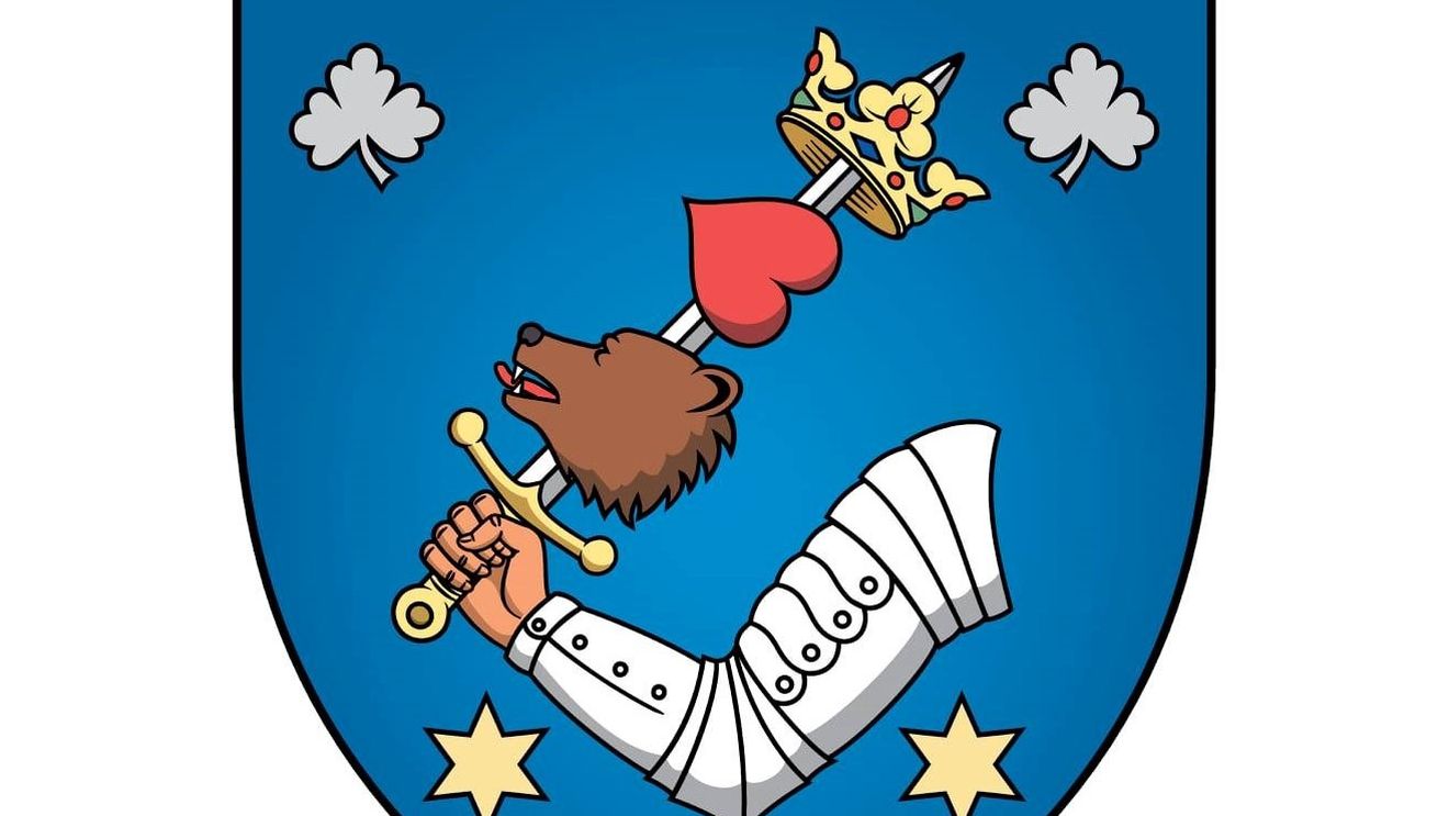 Parchetul General anchetează dacă stema municipiului Odorheiu Secuiesc instigă la torturarea animalelor / Stema include un cap de urs străpuns de o sabie și simbolizează ”vitejia și dârzenia locuitorilor din zonă”