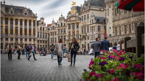 STUDIU: Renunțarea la mașina proprie poate aduce beneficii sociale, dar și pentru sănătate