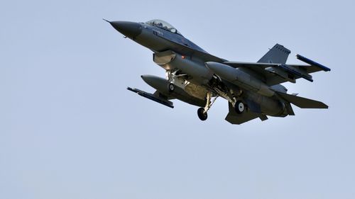 Militari ruși, recompensați cu 190.000 de dolari de o companie privată pentru distrugerea de avioane F-16 în Ucraina / Fores a oferit stimulente financiare și pentru eliminarea de tancuri Leopard și Abrams