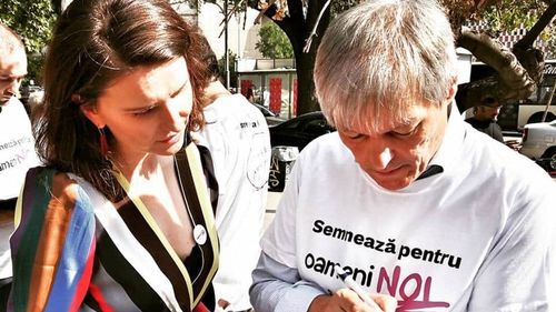 Cine negociază încheierea alianței politice dintre USR și PLUS: Cioloș a luat-o în echipă pe Oana Bogdan, dar nu a anunțat acest lucru oficial / Liderii de organizații județene ai USR nu îl vor pe Cioloș candidat la prezidențiale