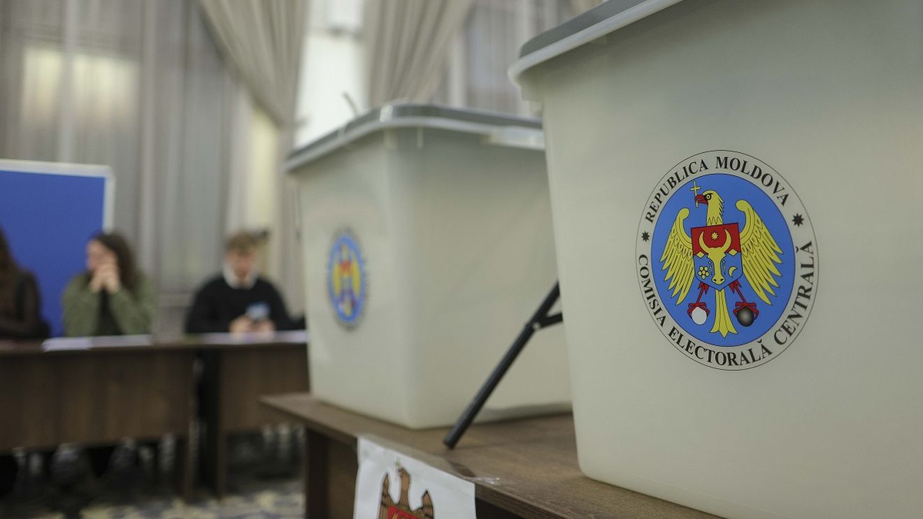 Partidul Alianţa pentru Unitatea Românilor din Republica Moldova, înregistrat oficial în cursa electorală la alegerile parlamentare din 28 septembrie