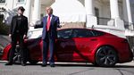 Trump îi îndeamnă pe comercianții de benzină să scadă ”imediat” prețurile / ”Nu va mai fi loc de speculații, ceea ce este total ilegal”