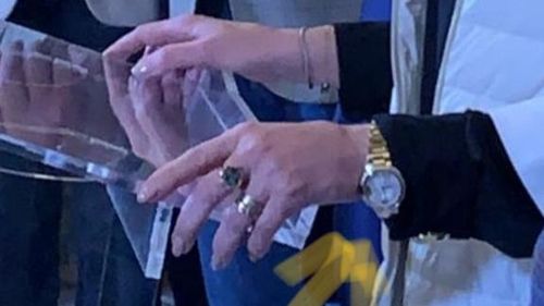 Liderul deputaților PNL, Florin Roman, o acuză pe Viorica Dăncilă că nu și-a trecut în declarația de avere ceasul de aur în valoare de 20.000 de euro, ”echivalentul a 119 pensii”