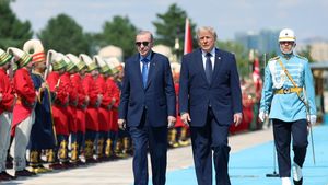 VIDEO | Curiozitatea din protocolul oficial al Turciei la summitul NATO: de ce a înlocuit Erdogan covorul roșu cu cel turcoaz pentru branding național și separarea de valorile occidentale