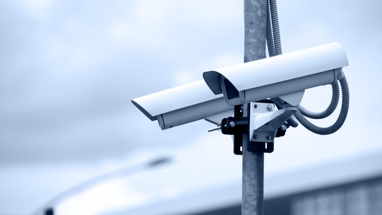 Asociația Pro Infrastructură: „Bizonii” șoselelor nu pot fi amendați deși sunt văzuți pe camerele de monitorizare a traficului „în și între” localități / Ministrul Predoiu și șeful CNAIR blochează aplicarea legii / UPDATE Reacția Ministerului de Interne