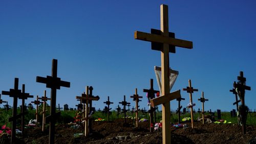 1.200 de cadavre rămân neidentificate în Ucraina, conform șefului poliției/ Au fost deschise dosare penale privind moartea a 12.000 de persoane, multe găsite în gropi comune
