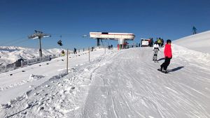 Trei pârtii vor fi deschise, joi, la Sinaia