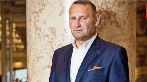 Dosar penal deschis pe numele lui Viorel Cataramă după ce s-a îmbrățișat intenționat cu un bărbat bolnav de coronavirus ca să demonstreze că nu va păți nimic