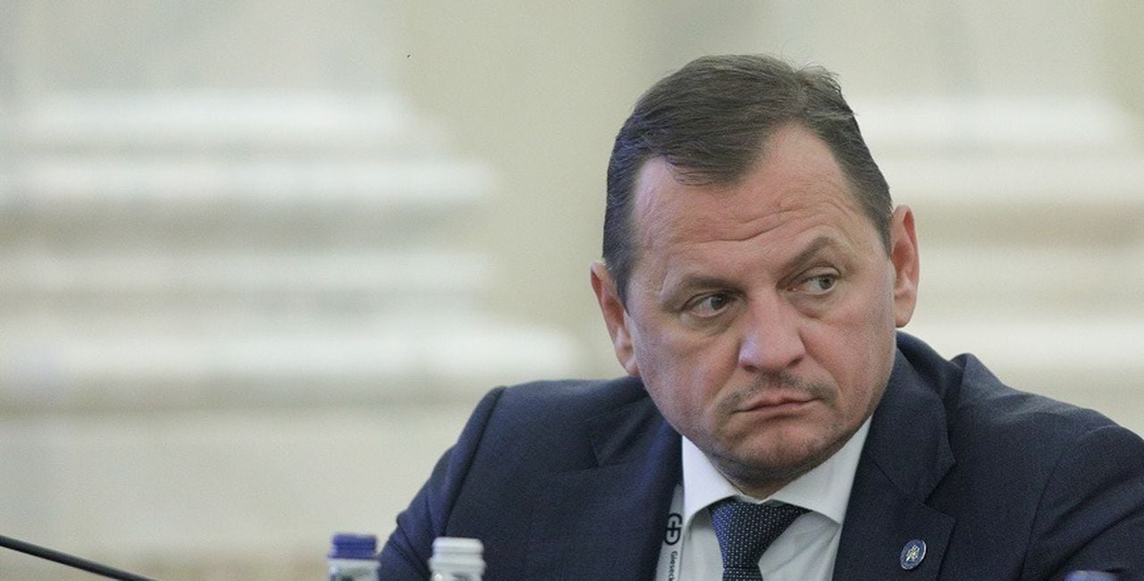 EXCLUSIV Curtea de Apel București i-a admis șefului SIE, Gabriel Vlase, sesizarea Curții Constituționale legat de neconstituționalitatea unor articole de lege care reglementează analiza plagiatelor / Vlase este suspect de plagiat în lucrarea de doctorat