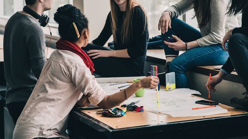 ANOSR propune ca studenții să beneficieze de ședințe gratuite de consiliere psihologică și existența a minimum un angajat specializat în consiliere la 1.500 de studenți înmatriculați