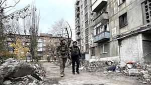 Fac ucrainienii o greșeală tactică majoră continuând să apere Bahmutul? Ce cred experții