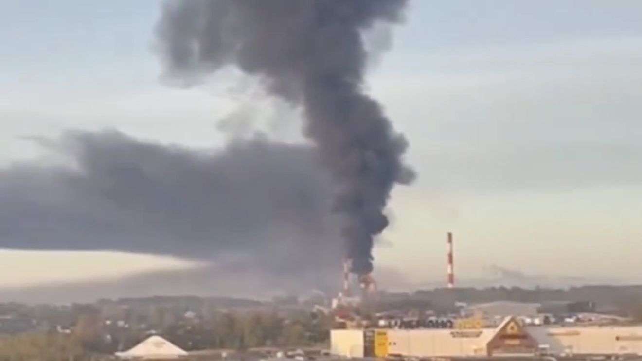 Reuters: Rusia, negocieri cu Kazahstanul pentru a cumpăra 50.000 de tone de benzină / Criza de combustibil a fost provocată de atacurile ucrainenilor asupra rafinăriilor