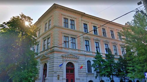 Tribunalul Bihor suspendă decizia Inspectoratului Şcolar: Profesorul Florin Nicoară este repus în funcția de director al Colegiului Gojdu din Oradea