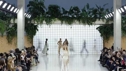 De la Boho Chic la minimalism: noile tendințe în moda feminină