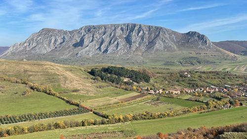 VIDEO Rimetea sau cum ar trebui să arate turismul rural. Locul din Transilvania unde localnicii spun că soarele răsare de două ori