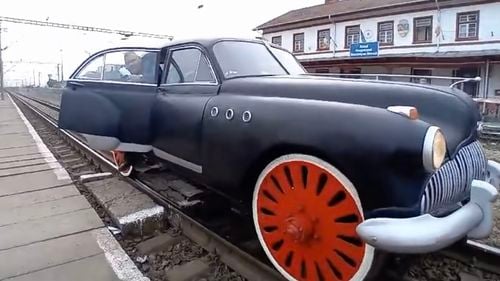 VIDEO Un tronson de cale ferată a fost inaugurat cu drezina americană a lui Gheorghiu Dej, fabricată în 1940 / ”Au fost modernizați 12 kilometri de cale ferată, ceea ce înseamnă creșterea vitezei de circulație pentru trenuri”