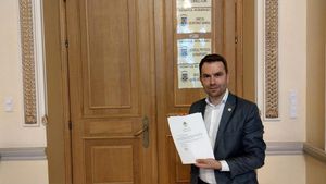 Cătălin Drulă (USR): ”Ce bătaie de joc! Iohannis cere Parlamentului celeritate. Păi de-asta ne-am întâlnit 400 de oameni astăzi, să punem un  guvern cu puteri depline”
